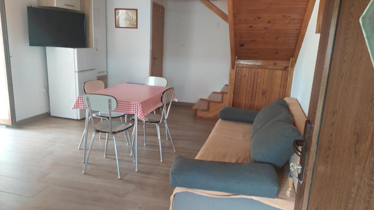 Holiday Home Pernata エクステリア 写真