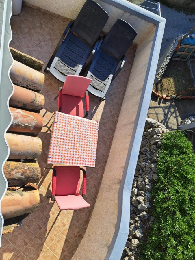 Holiday Home Pernata エクステリア 写真