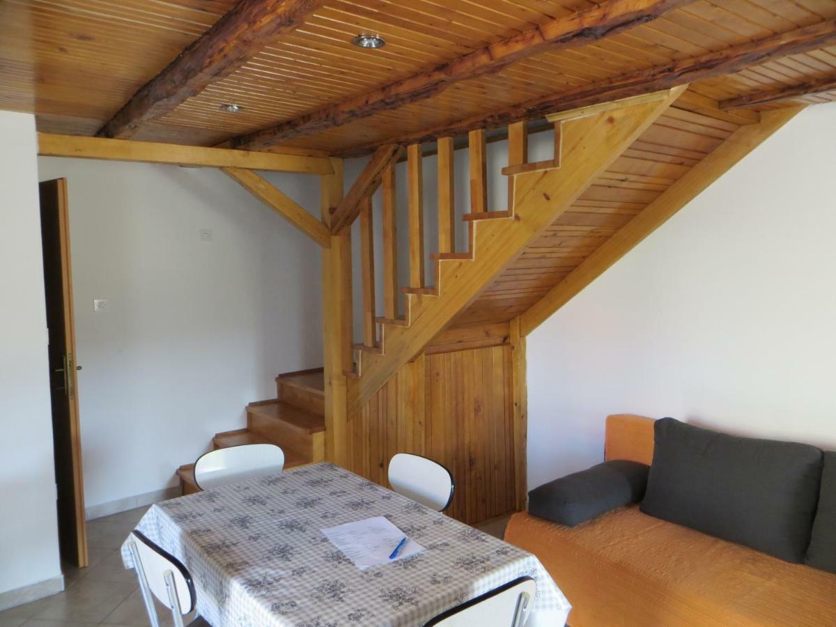 Holiday Home Pernata エクステリア 写真